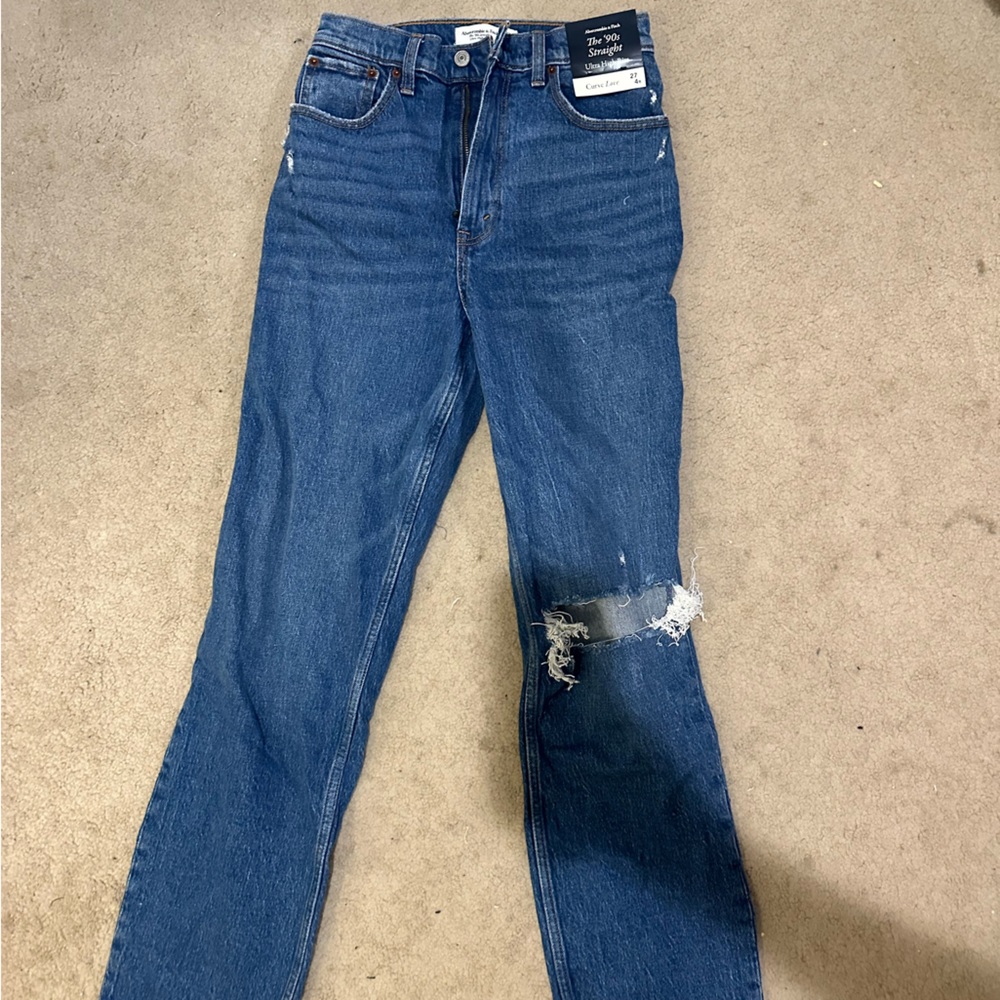 Abercrombie and fitch curve love ultra high rise 90s straight jeans with rip